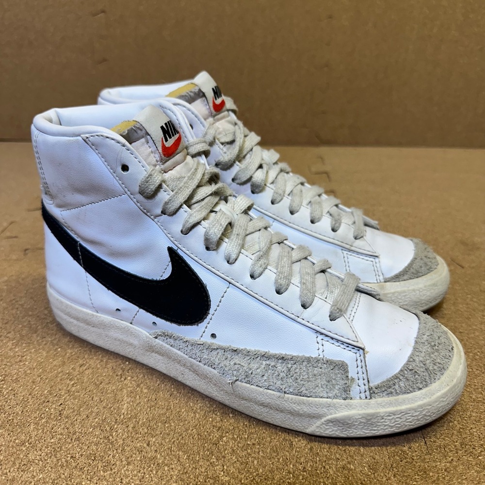 Nike Blazer Mid 77 Vintage Women 7 White Black CZ1055-100 High Top Sneakers
